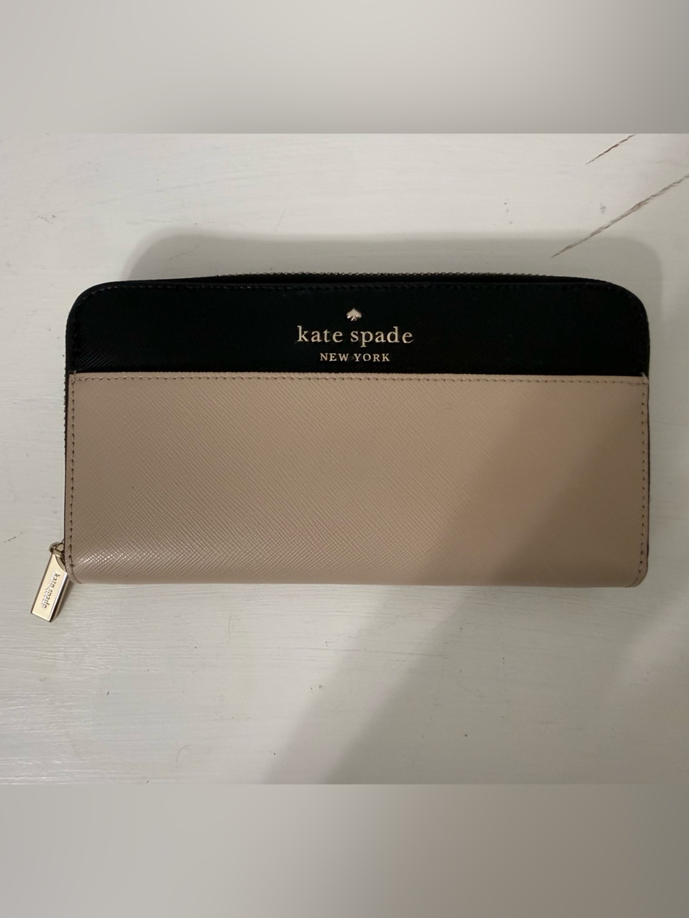 kate spade Two-Tone Beige and Black Saffiano Leather Wallet